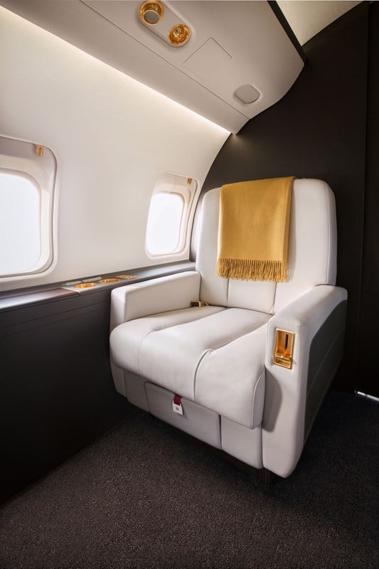 rear seat of challenger 850