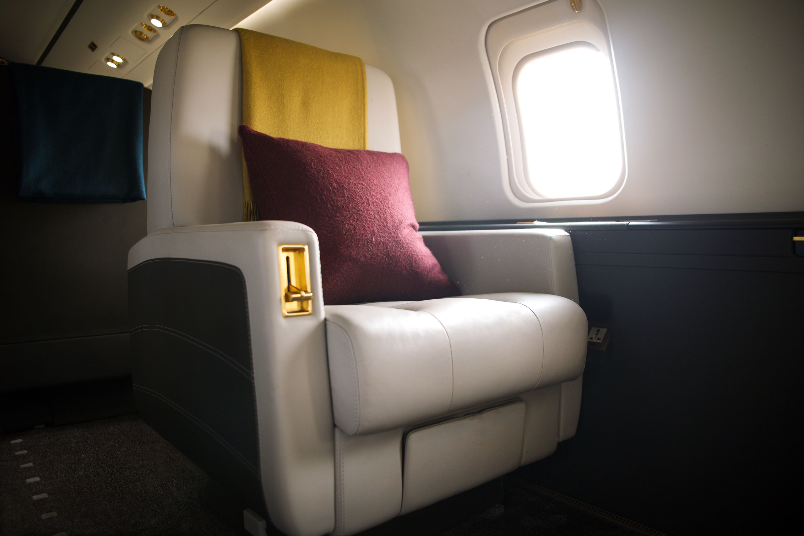 Challenger 850, Challenger 850 Aircraft, Challenger 850 Jet VistaJet