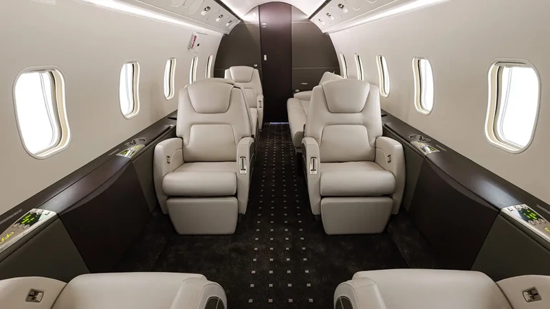 Challenger 300 cabin seating