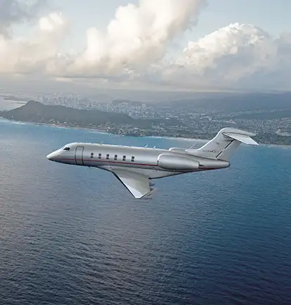Challenger 300 in mid-flight