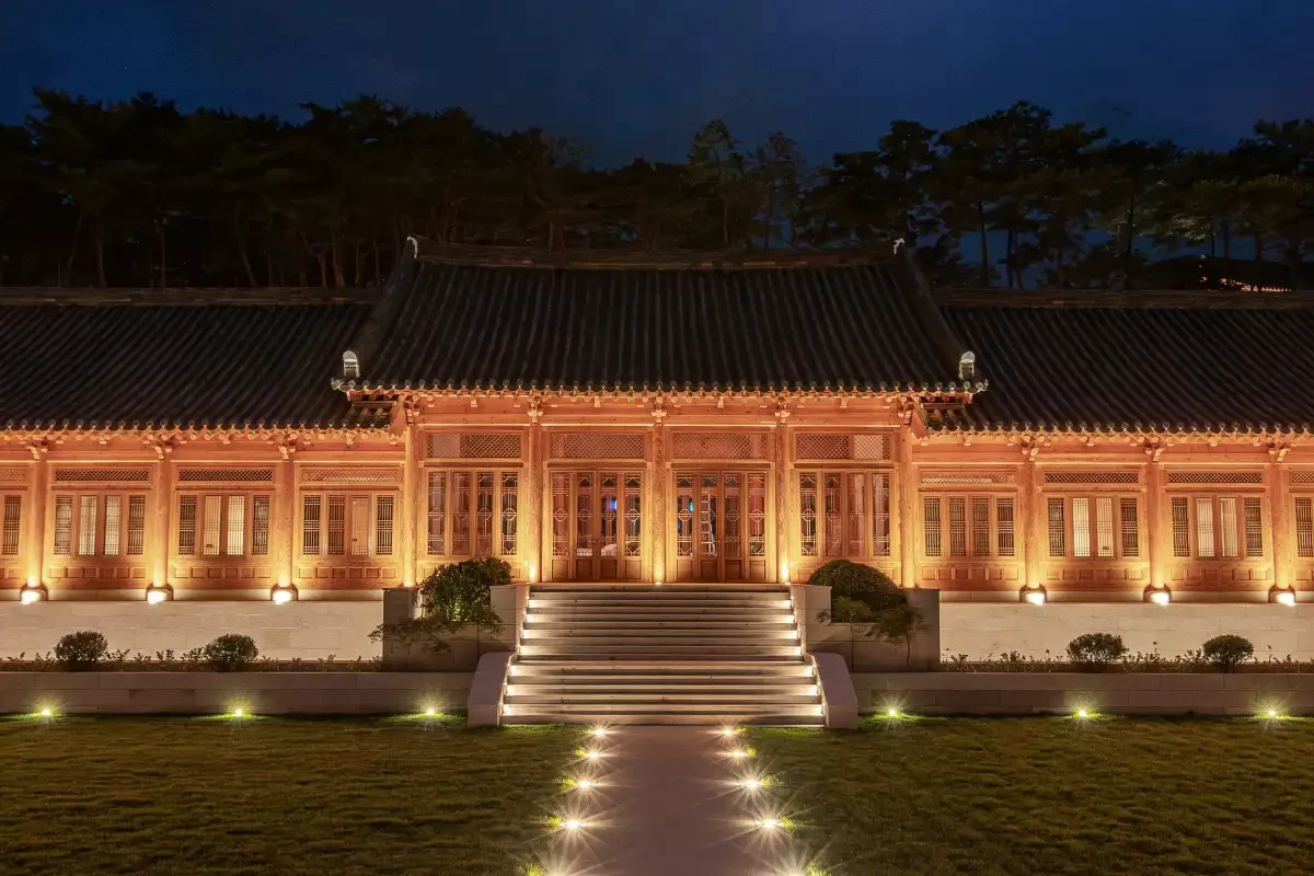 the entrance of the hanok heritage at night