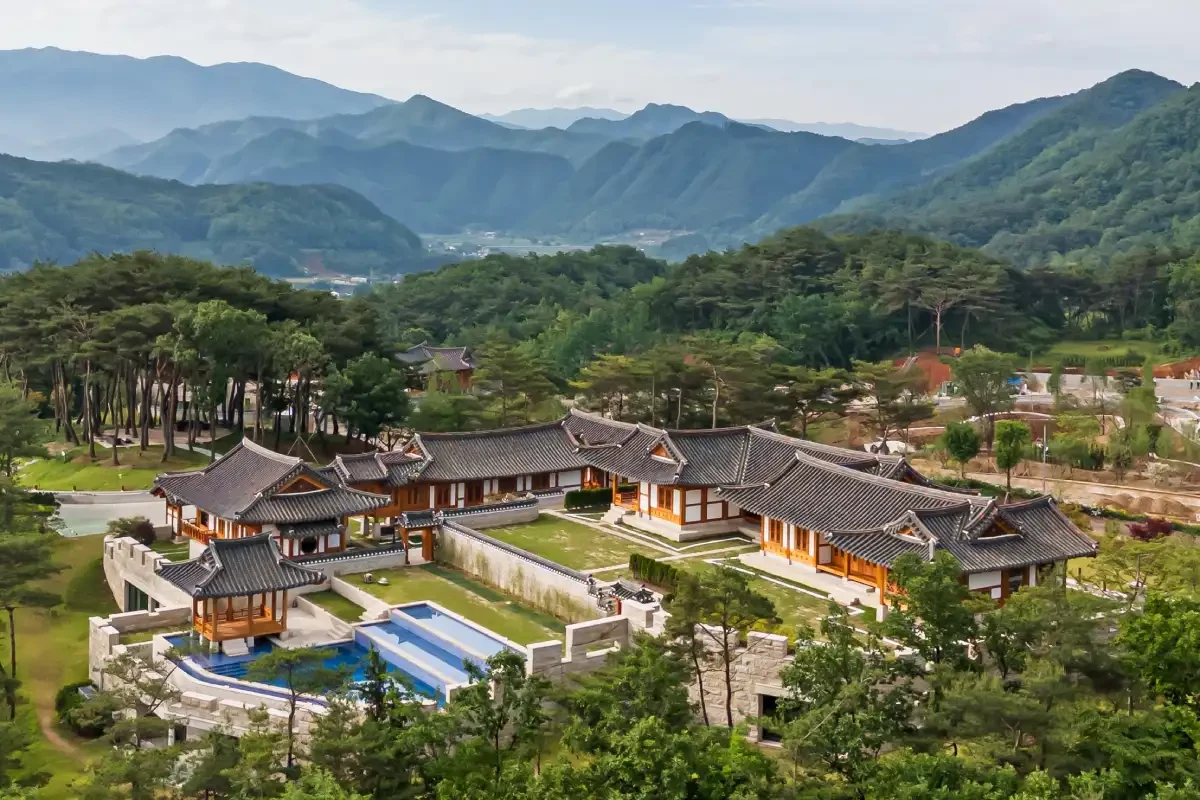 the exterior of the hanok heritage hotel