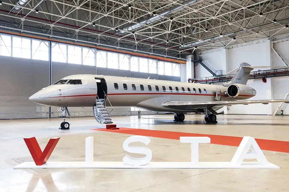 The Global 8000 being shown at a Chinese press trip