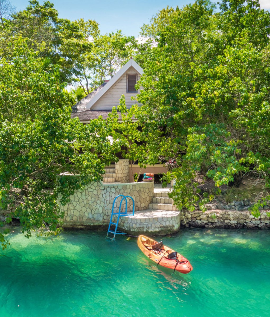 Island Outpost, Jamaica